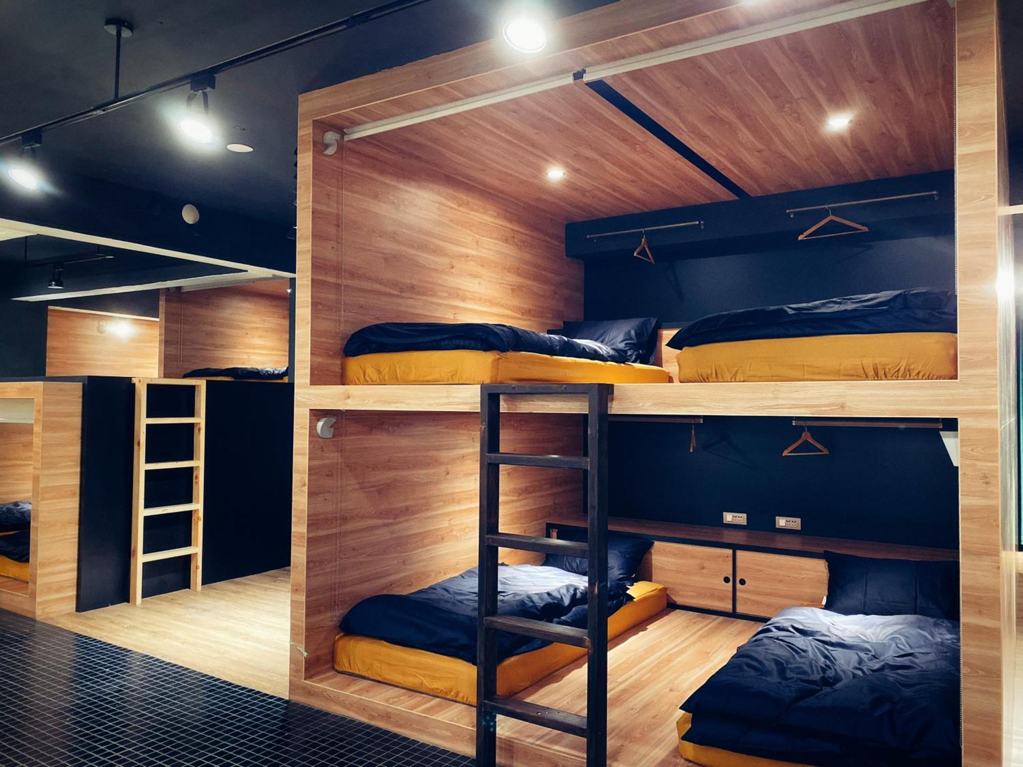 Perbed Hostel-Taichung Station Екстериор снимка